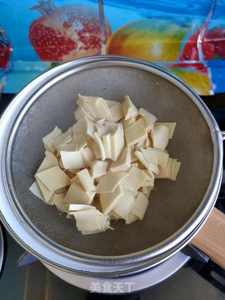油泼香椿拌豆皮的做法步骤:9