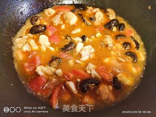 香菇西红柿焖鸡肉的做法步骤:5