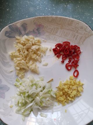 肉末酸豆角的做法步骤:2