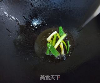 西红柿香菇鸡蛋面的做法步骤：4