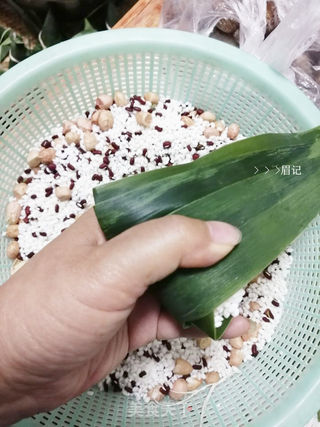 三角粽子的包法的做法步骤:6