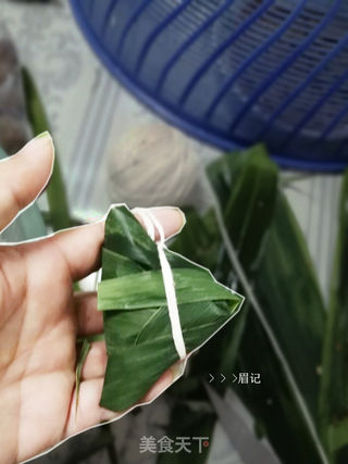 三角粽子的包法的做法步骤:9