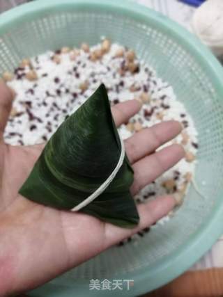 三角粽子的包法的做法步骤:10