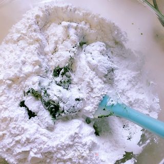 蛋黄肉松艾草粿的做法步骤：2