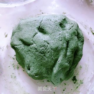 蛋黄肉松艾草粿的做法步骤：3