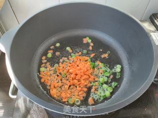 五彩缤纷蛋炒饭的做法步骤:3