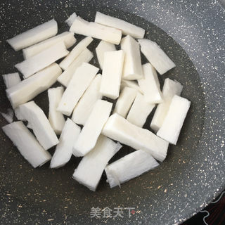 山药烧羊排的做法步骤：2