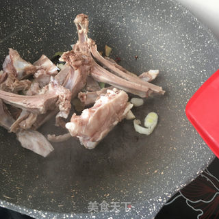 山药烧羊排的做法步骤：7