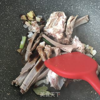 山药烧羊排的做法步骤：8