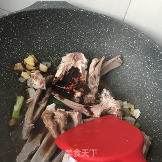 山药烧羊排的做法步骤：9