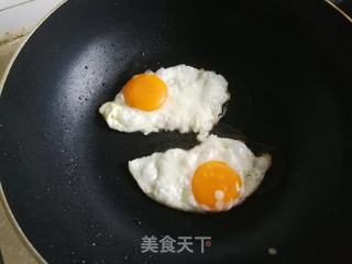 生菜鸡蛋面的做法步骤：1