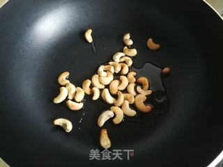 虾仁腰果炒甜豆的做法步骤：5