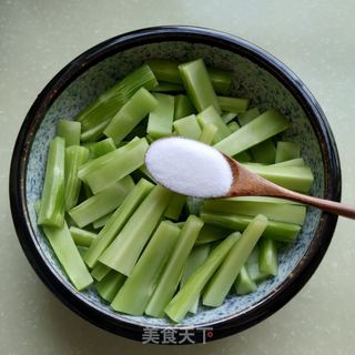 腌莴苣的做法步骤:4