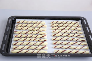 豆沙棒棒酥的做法步骤:11