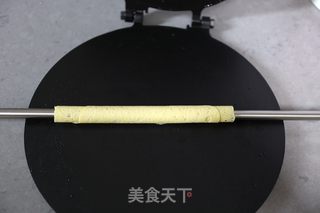 酥掉渣的蛋卷的做法步骤：17