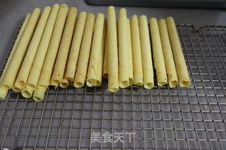 酥掉渣的蛋卷的做法步骤：18