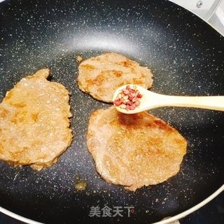 清蒸版煎牛排的做法步骤：4