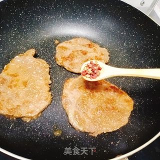 清蒸版煎牛排的做法步骤:4