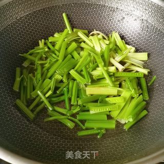 芹菜梗爆炒牛肚的做法步骤:4