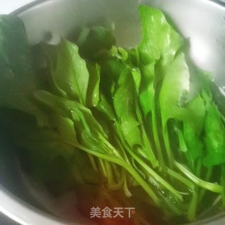 拌菠菜手擀面的做法步骤:3
