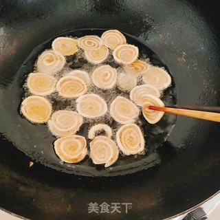 奶香枣泥猫耳朵的做法步骤：11