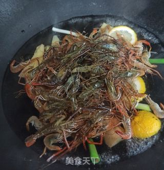 葱姜柠檬汁小河虾的做法步骤：3