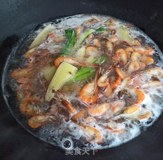 葱姜柠檬汁小河虾的做法步骤：5