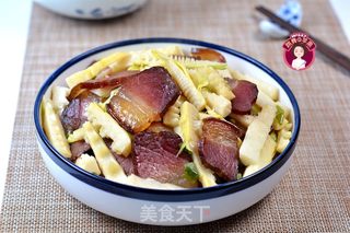 腊肉焖春笋的做法步骤:9