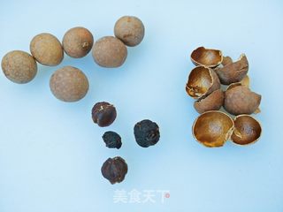 “ 春季润燥汤水 ”桂圆红枣汤的做法步骤：5