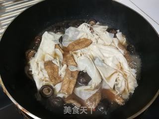 酥肉香菇豆皮汤的做法步骤:9