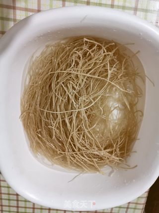 #酸辣粉丝的做法图解2