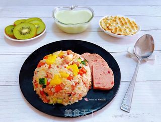 菠萝虾仁炒饭的做法步骤：12