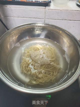 青菜肉丝伊面的做法步骤:2
