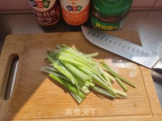 葱油豆腐皮的做法步骤:2
