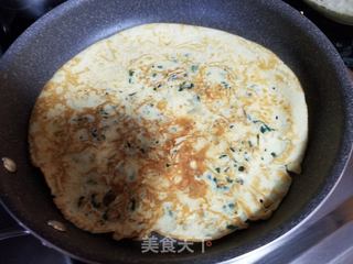 蒲公英蛋饼的做法步骤:10