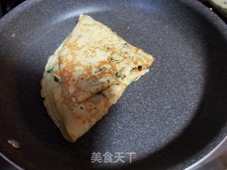 蒲公英蛋饼的做法步骤:12