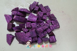 10个月以上紫薯谷物米粥的做法步骤:3