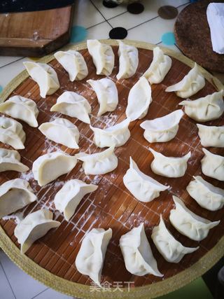 酸菜鸡蛋馅饺子的做法步骤:9