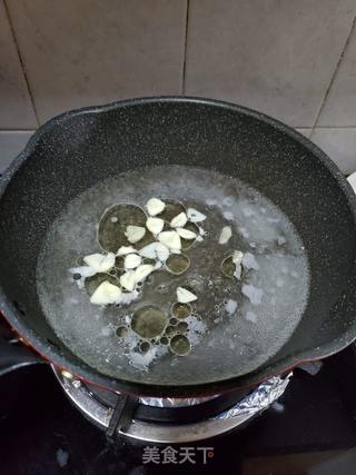 鸭血煮番薯叶的做法步骤:4
