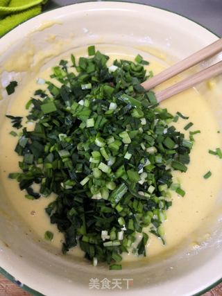 韭菜鸡蛋饼的做法步骤:6
