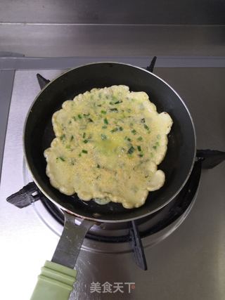 韭菜鸡蛋饼的做法步骤:9