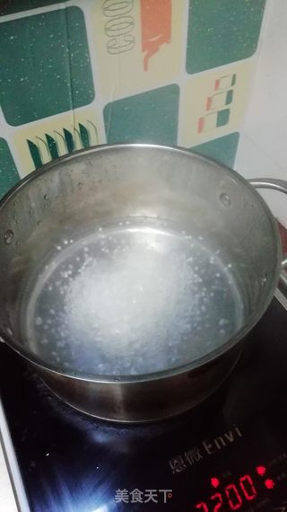 花香芒果西米露的做法步骤:2