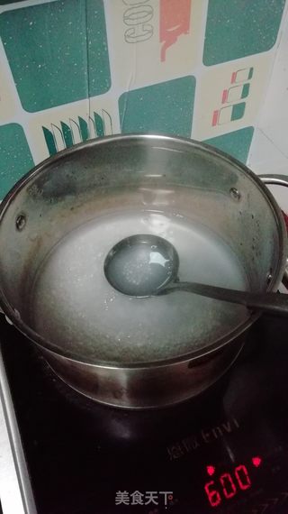 花香芒果西米露的做法步骤:3