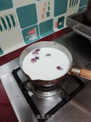 花香芒果西米露的做法步骤:7