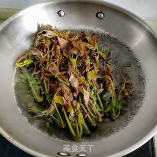 香椿炒鸡蛋的做法步骤:2