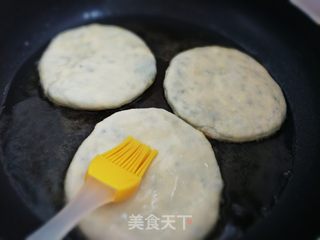 烫面韭菜鸡蛋馅饼的做法步骤:9