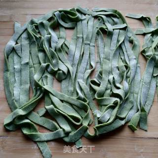菠菜面的做法步骤:12