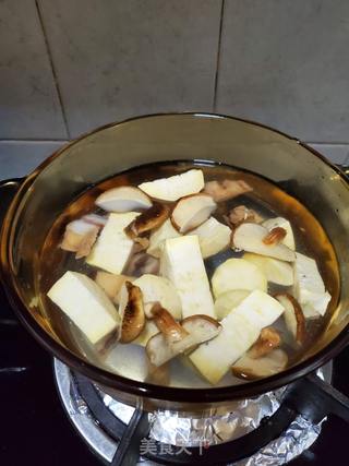 咸肉番薯煲芥菜汤的做法步骤:4