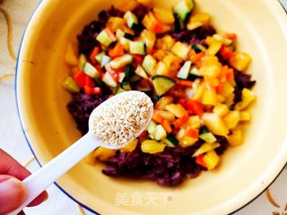 菠萝紫米饭团的做法步骤:8