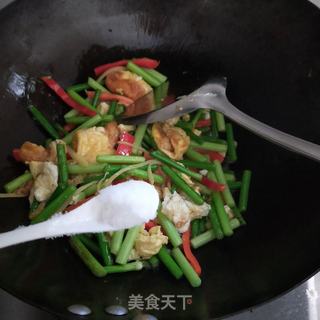 蒜苔炒鸡蛋的做法步骤:8
